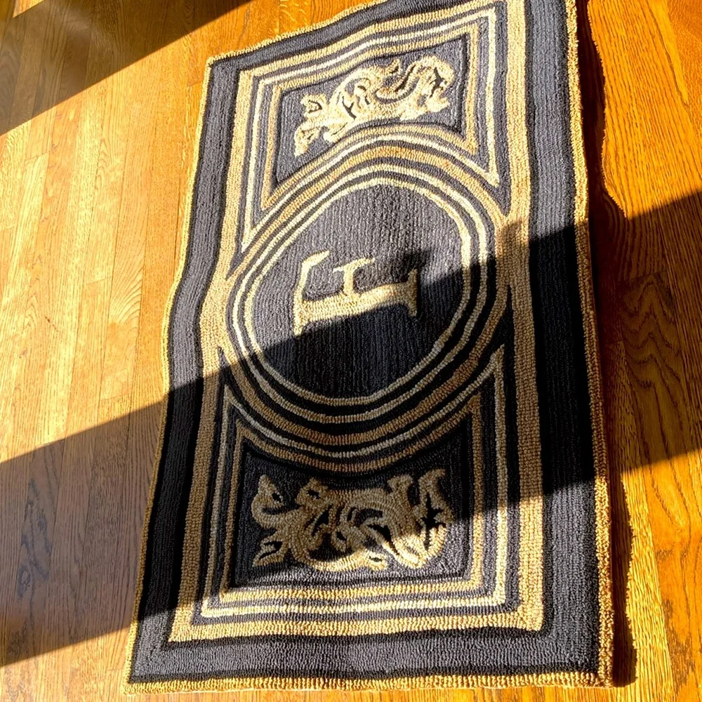 Frontgate Ravella Wingate Monogram F door mat for both indoor and outdoor use